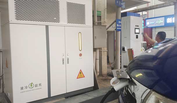 【重卡电动先锋】优越会300-400kW重卡充电桩：亮点与应用典范(图2)